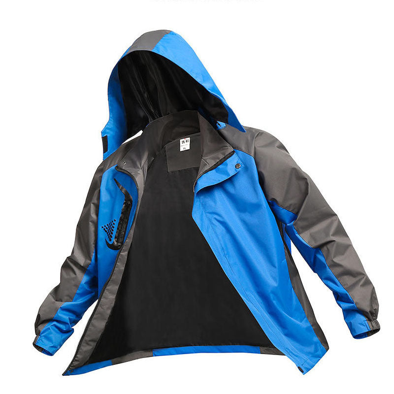 Veste à capuche fine assortie aux couleurs de l'automne et de l'hiver