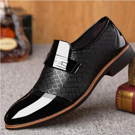 Nouvelles chaussures en cuir gaufré pour hommes