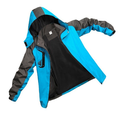 Veste à capuche fine assortie aux couleurs de l'automne et de l'hiver