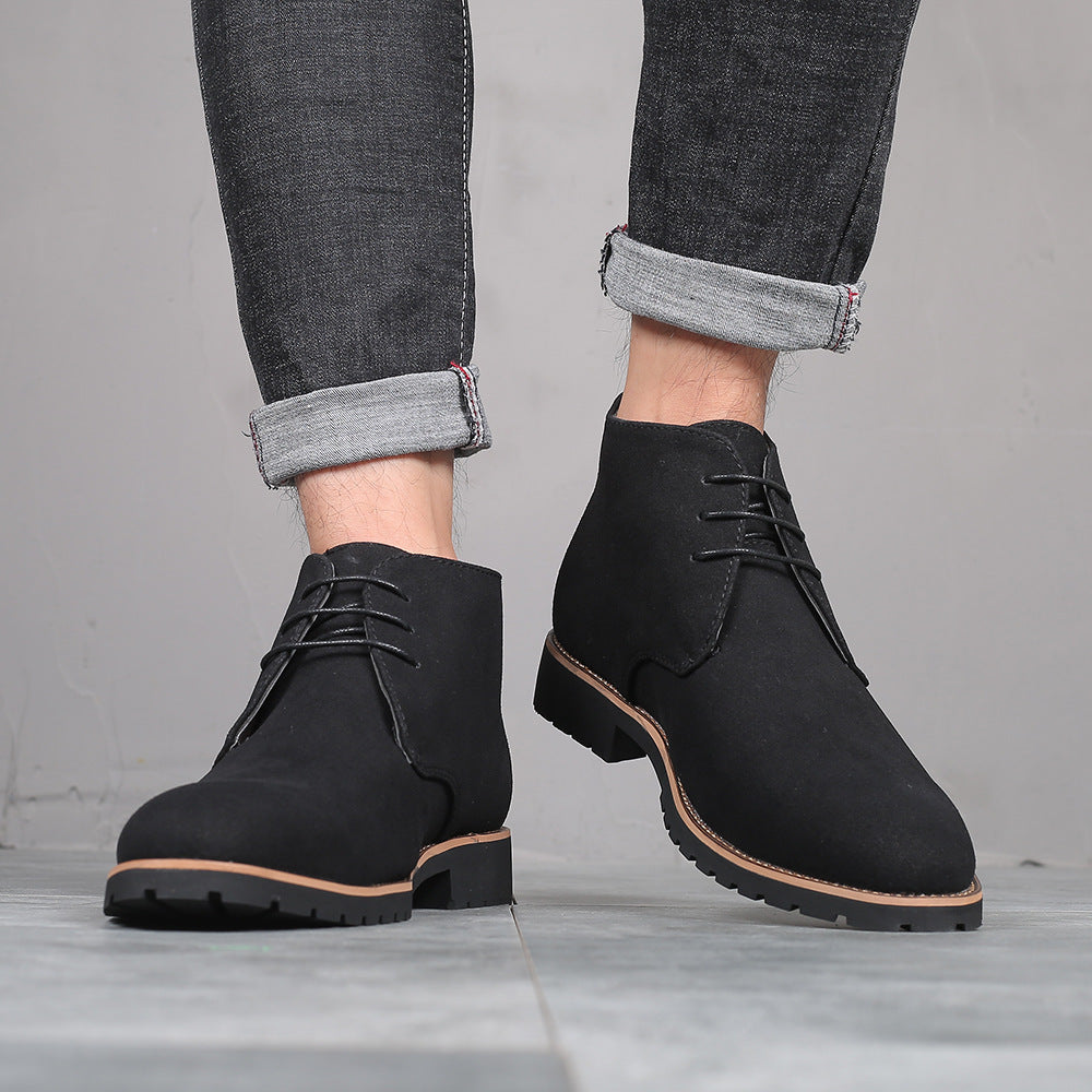 Spitz zulaufende Freizeitstiefel aus Leder
