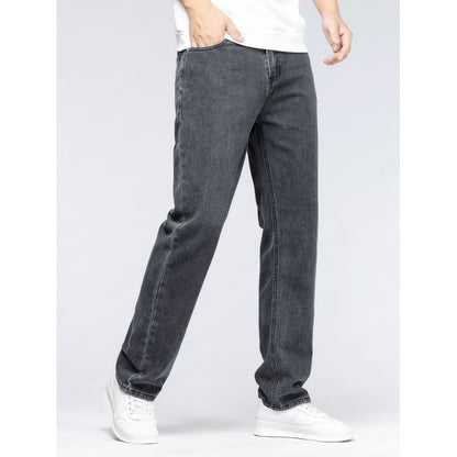 Schlichte, lässige, extra lange Herrenjeans