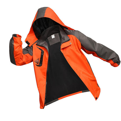 Veste à capuche fine assortie aux couleurs de l'automne et de l'hiver