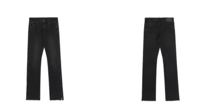 Gerade geschnittene Jeans mit offenem Saum und seitlichem Reißverschluss