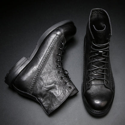 Arbeiterstiefel im britischen Stil mit Pinselfarbe