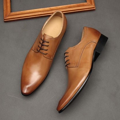 Spitz zulaufende Herrenschuhe Britische Business-Anzüge Schnürschuhe aus schwarzem Leder Hochzeitsschuhe für Herren