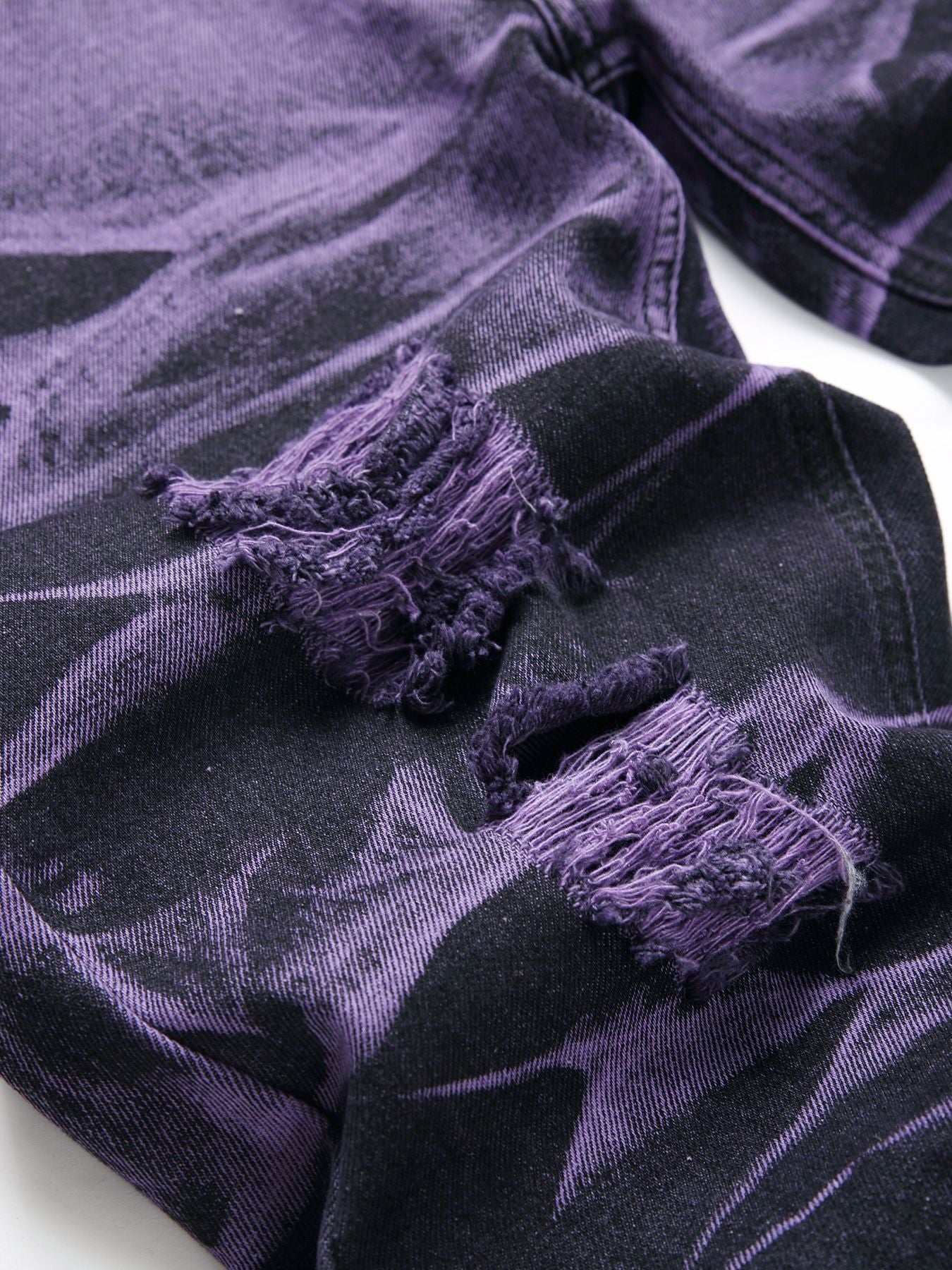 Pantalon en jean déchiré violet et noir