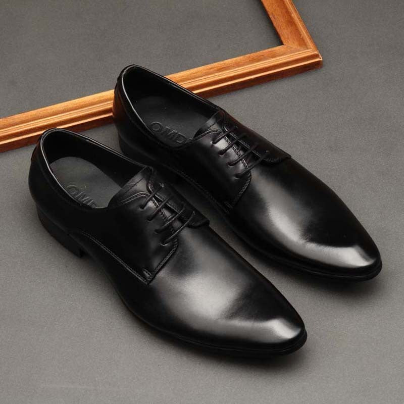Spitz zulaufende Herrenschuhe Britische Business-Anzüge Schnürschuhe aus schwarzem Leder Hochzeitsschuhe für Herren